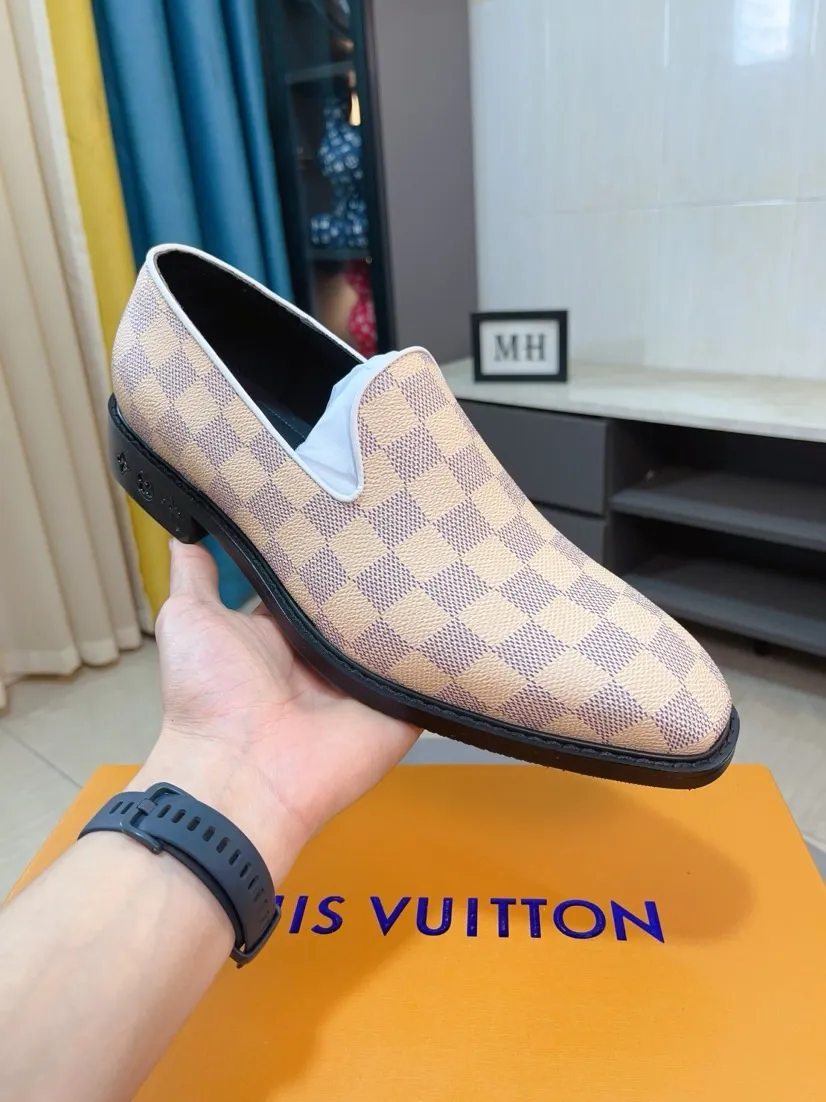 Ex-factory price 720🌹🌹High version [LV] Louis Vuitton's popular casual leather shoes🎖Fashionable and elegant🎖🎖Material: Original imported open-edge beaded cowhide, washed cowhide leather lining, original open-molded rubber outsole, high-end and classy, ​​elegant quality, instantly transforming into a handsome man ❤❤Standard\nNumber: 38-44